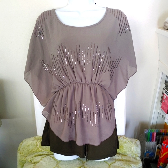 Rue21 Tops - Rue 21 Batwing blouse